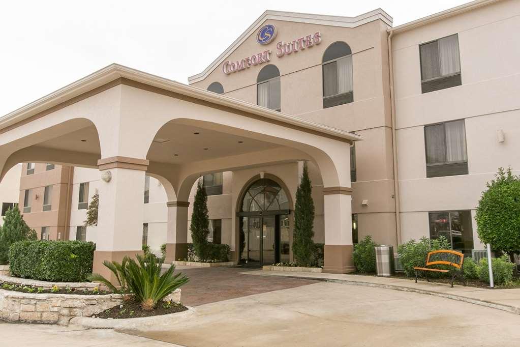 Comfort Suites Austin Nw Lakeline Exterior photo