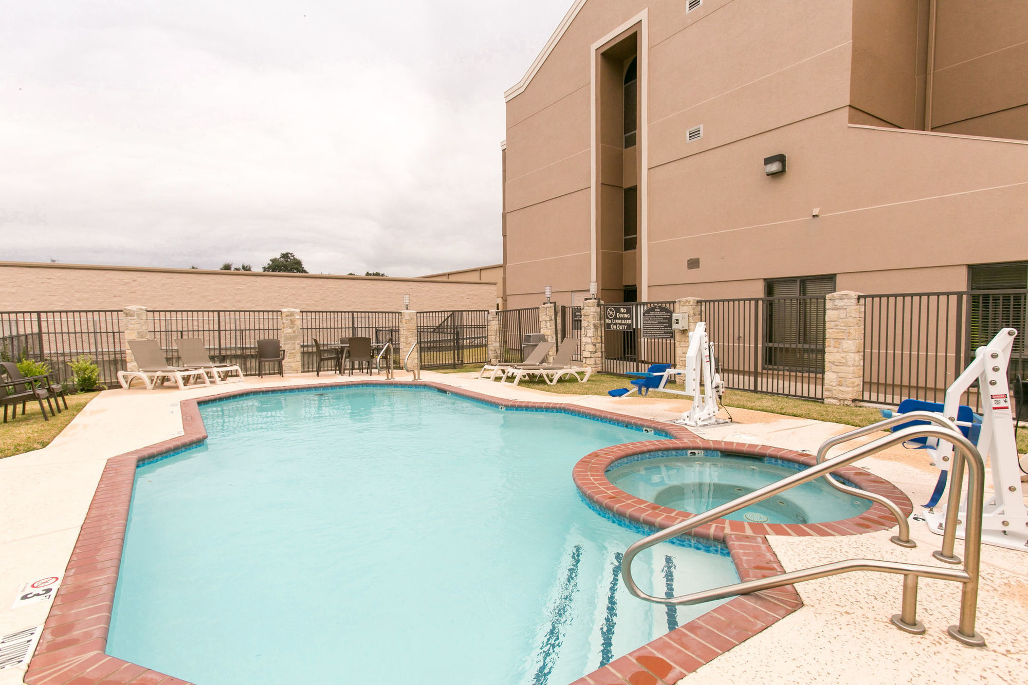 Comfort Suites Austin Nw Lakeline Facilities photo