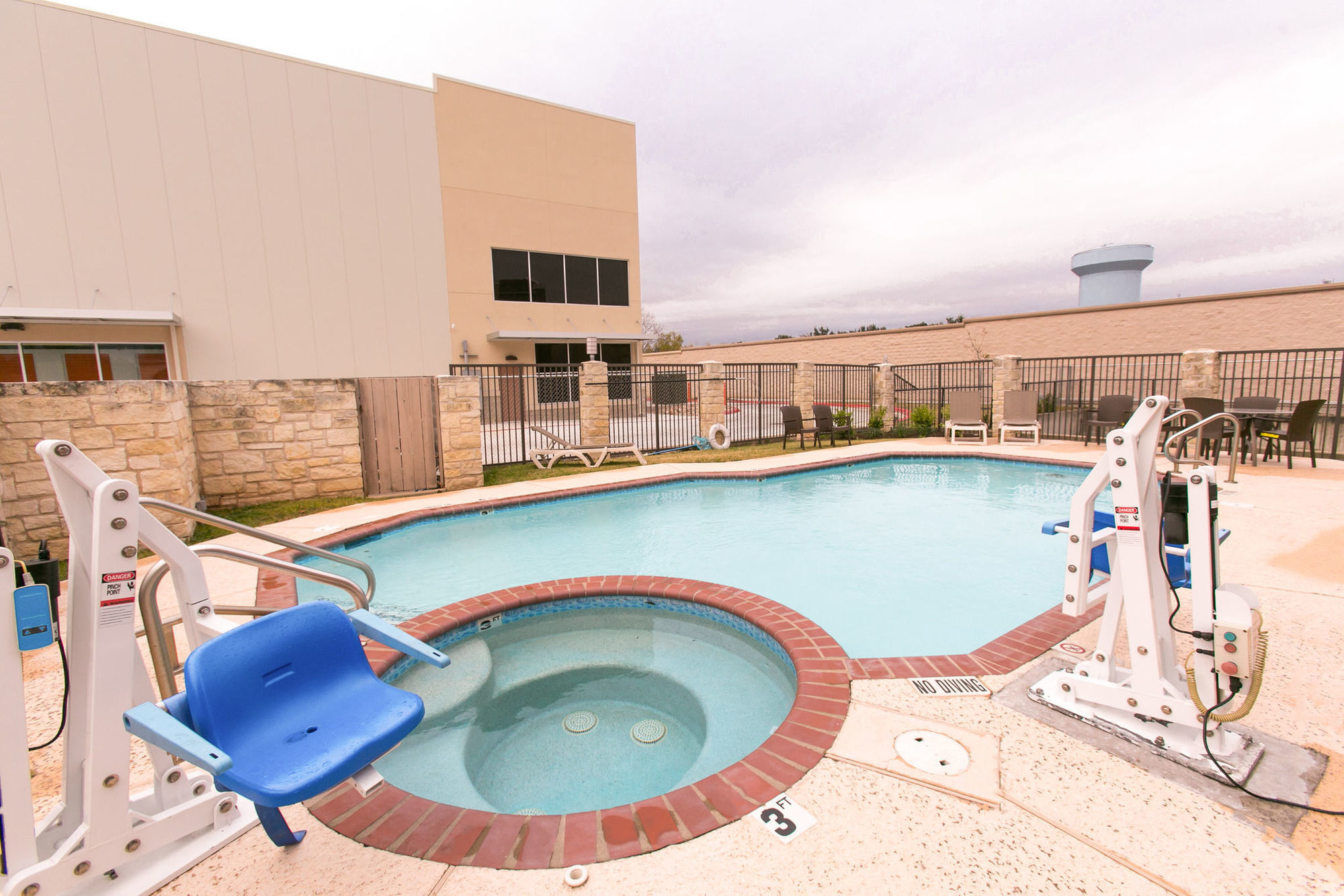 Comfort Suites Austin Nw Lakeline Facilities photo