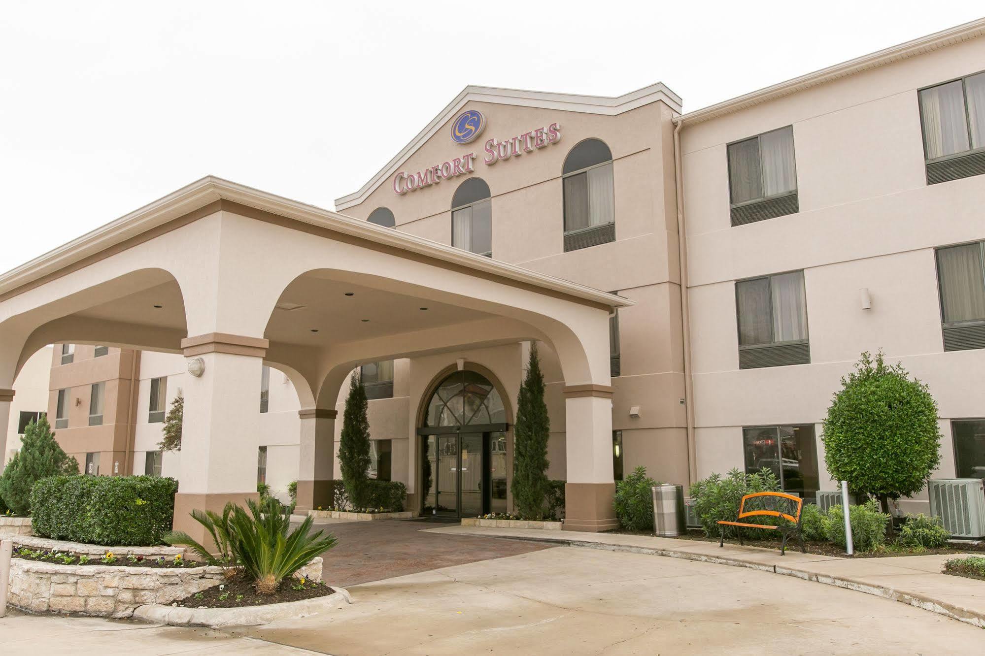 Comfort Suites Austin Nw Lakeline Exterior photo